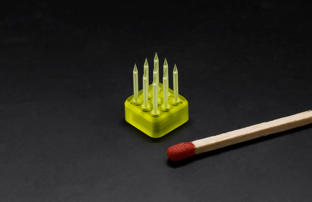側孔針